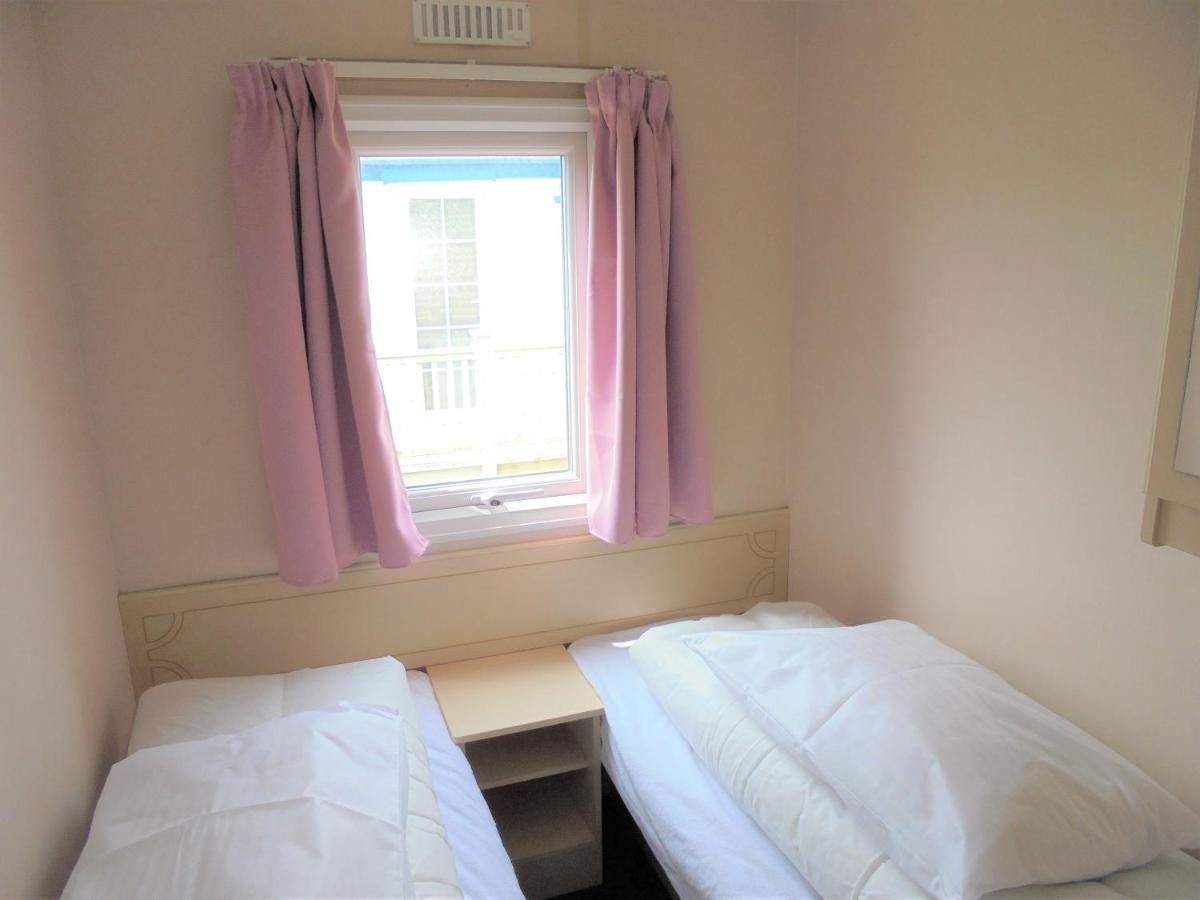 Golden Sands: Mirage Iiii:- 6 Berth, Access To The Beach Инголдмелс Екстериор снимка